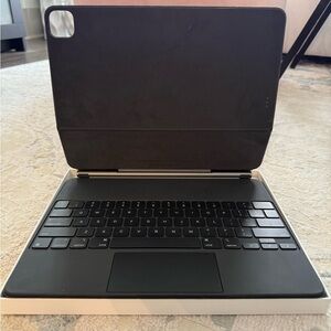 Apple Magic Keyboard - 12.9 inch iPad Pro (M2)